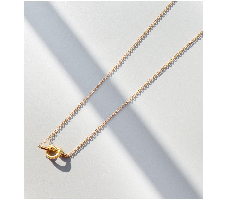 KNOTTY | 18K Gold Knot Tie Twist Necklace